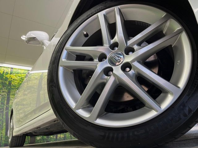 �y����18�C���`�A���~�z�C�[���z�O�ςɃ}�b�`���������A���~�z�C�[���𑕒����Ă���܂��B�e��ЊO�A���~�z�C�[����A�X�^�b�h���X�^�C�����戵�����Ă���܂��B���񂲑��k����������