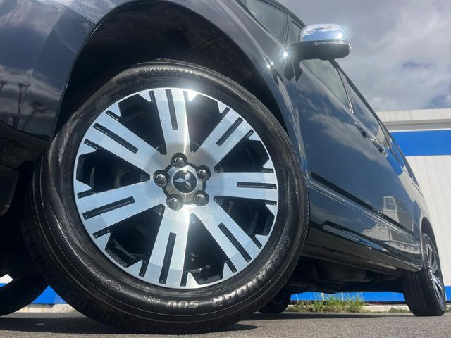 �y����18�C���`�A���~�z�C�[���z�O�ςɃ}�b�`���������A���~�z�C�[���𑕒����Ă���܂��B�e��ЊO�A���~�z�C�[����A�X�^�b�h���X�^�C�����戵�����Ă���܂��B���񂲑��k����������