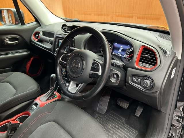 レネゲードトレイルホーク 4WD