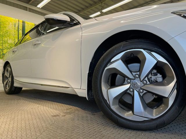 �y����18�C���`�A���~�z�C�[���z�O�ςɃ}�b�`���������A���~�z�C�[���𑕒����Ă���܂��B�e��ЊO�A���~�z�C�[����A�X�^�b�h���X�^�C�����戵�����Ă���܂��B���񂲑��k����������