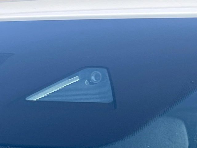 �y�X�}�[�g�V�e�B�u���[�L�T�|�[�g�z�ᑬ���s���ɑO���̎ԗ�����F�����A�Փ˂������Ȏ��͌x��ƃu���[�L�ŏՓˉ���Ɣ�Q�y�����A�V�X�g�B�����S�Ƀh���C�u�����y���݂��������܂��B