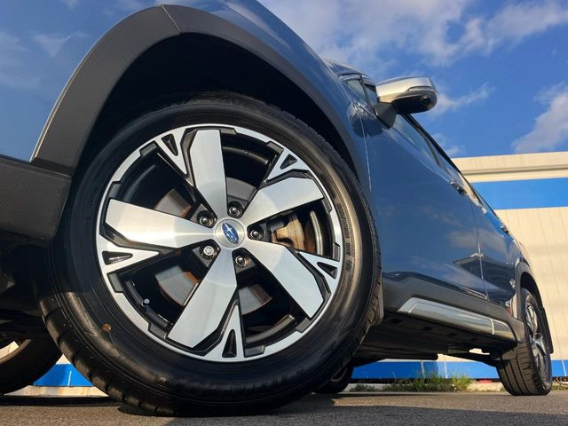 �y����18�C���`�A���~�z�C�[���z�O�ςɃ}�b�`���������A���~�z�C�[���𑕒����Ă���܂��B�e��ЊO�A���~�z�C�[����A�X�^�b�h���X�^�C�����戵�����Ă���܂��B���񂲑��k����������