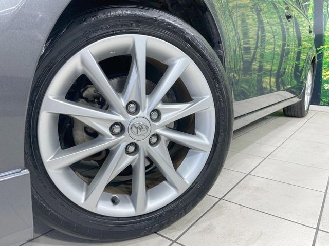 【純正17インチアルミホイール】外観にマッチした純正アルミホイールを装着しております。各種社外アルミホイールや、スタッドレスタイヤも取扱いしております。是非ご相談ください♪
