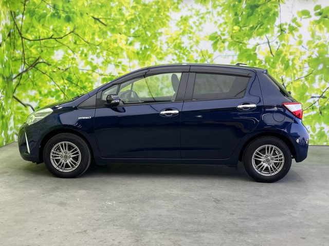 ヴィッツ1.5 ハイブリッド F セーフティ エディションIII