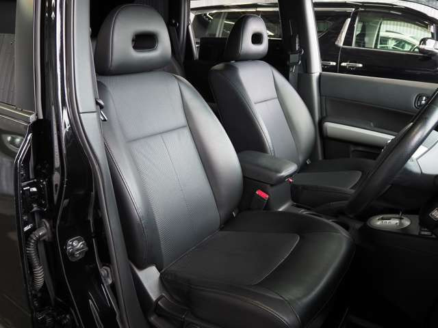 エクストレイル2.0 20GT ディーゼル 4WD