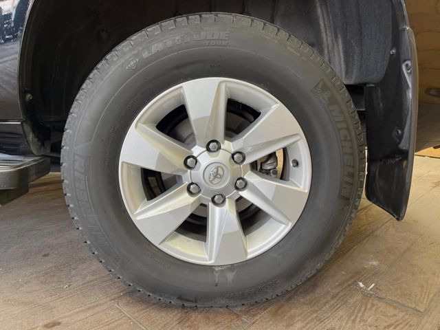 �y����17�C���`�A���~�z�C�[���z�O�ςɃ}�b�`���������A���~�z�C�[���𑕒����Ă���܂��B�e��ЊO�A���~�z�C�[����A�X�^�b�h���X�^�C�����戵�����Ă���܂��B���񂲑��k����������