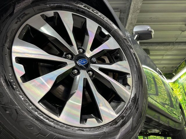 �y�����C���`�A���~�z�C�[���z�O�ςɃ}�b�`���������A���~�z�C�[���𑕒����Ă���܂��B�e��ЊO�A���~�z�C�[����A�X�^�b�h���X�^�C�����戵�����Ă���܂��B���񂲑��k����������