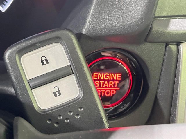 �yHonda�X�}�[�g�L�[�z�J�o����|�P�b�g�ɓ��ꂽ�܂܂ł��h�A�̎{���E�������\�ȃX�}�[�g�L�[�𑕔��B�G���W���̃I���E�I�t�����J�M�����o���K�v����������Ƃ��Ă��֗��ł���