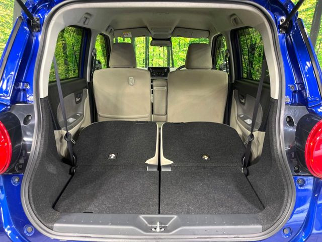 ���i�̂���������ʋ΁A���}���ɏ\���ȉ׎��X�y�[�X���m�ۂ��Ă���܂��B�Z�J���h�V�[�g��|���ƁA�傫�ȉו��̐ύڂ��\�ł���