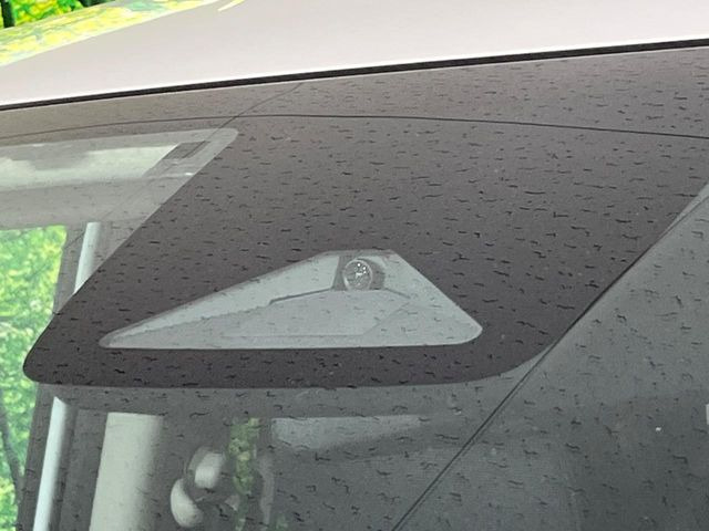 �y�z���_�Z���V���O�z���s���ɑO���̎ԗ�����F�����A�Փ˂������Ȏ��͌x��ƃu���[�L�ŏՓˉ���Ɣ�Q�y�����A�V�X�g�B�����S�Ƀh���C�u�����y���݂��������܂��B