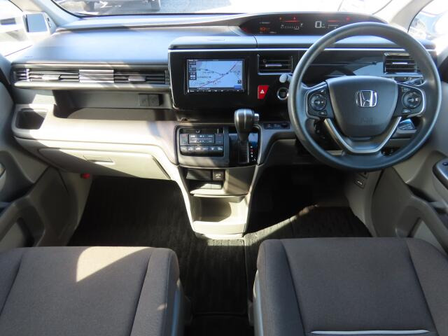 ���O���̐��|�E�K���X�n�{�f�B�R�[�e�B���O��CAR�N���[�j���O���Ǝ҂��{�H�������܂��̂ő�ϐ����B�I���b�N�X�����Ԃł݂͂Ȃ��܂ɉ��K�ȃh���C�u�����񑩁B