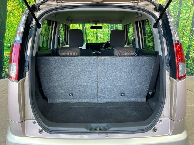 ���i�̂���������ʋ΁A���}���ɏ\���ȉ׎��X�y�[�X���m�ۂ��Ă���܂��B�Z�J���h�V�[�g��|���ƁA�傫�ȉו��̐ύڂ��\�ł���