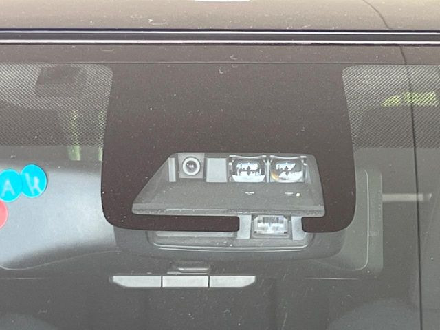 �y�g���^�Z�[�t�e�B�Z���X�z���s���ɑO���̎ԗ�����F�����A�Փ˂������Ȏ��͌x��ƃu���[�L�ŏՓˉ���Ɣ�Q�y�����A�V�X�g�B�����S�Ƀh���C�u�����y���݂��������܂��B