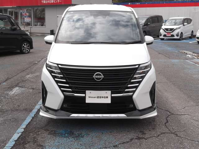 セレナ1.4 e-POWER ハイウェイスターV