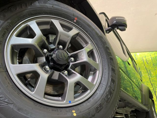 �y����15�C���`�A���~�z�C�[���z�O�ςɃ}�b�`���������A���~�z�C�[���𑕒����Ă���܂��B�e��ЊO�A���~�z�C�[����A�X�^�b�h���X�^�C�����戵�����Ă���܂��B���񂲑��k����������