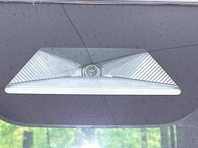 �y�z���_�Z���V���O�z���s���ɑO���̎ԗ�����F�����A�Փ˂������Ȏ��͌x��ƃu���[�L�ŏՓˉ���Ɣ�Q�y�����A�V�X�g�B�����S�Ƀh���C�u�����y���݂��������܂��B