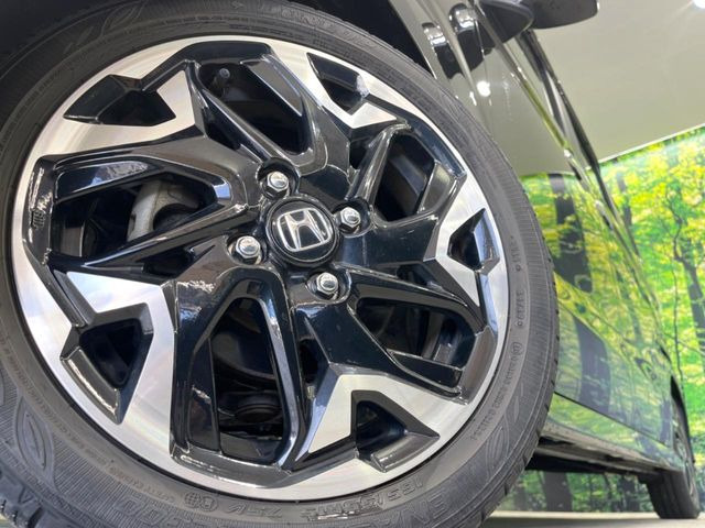 �y����15�C���`�A���~�z�C�[���z�O�ςɃ}�b�`���������A���~�z�C�[���𑕒����Ă���܂��B�e��ЊO�A���~�z�C�[����A�X�^�b�h���X�^�C�����戵�����Ă���܂��B���񂲑��k����������