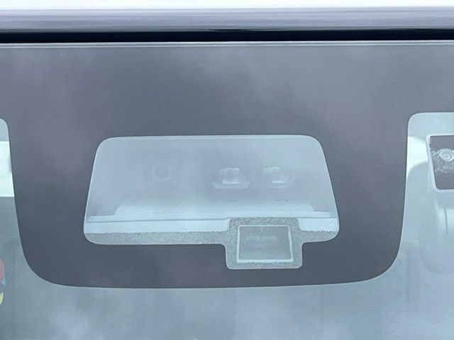 【スズキ セーフティサポート】走行中に前方の車両等を認識し、衝突しそうな時は警報とブレーキで衝突回避と被害軽減をアシスト。より安全にドライブをお楽しみいただけます。