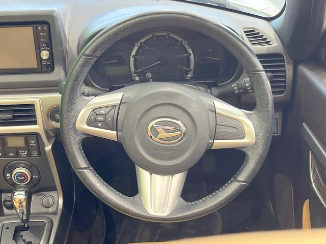 �y�����v�����X�e�A�����O�z�㎿�Ȋv���g�p���邱�ƂŁA��ɂ����������݂ƂĂ��^�]���₷���n���h���ł���