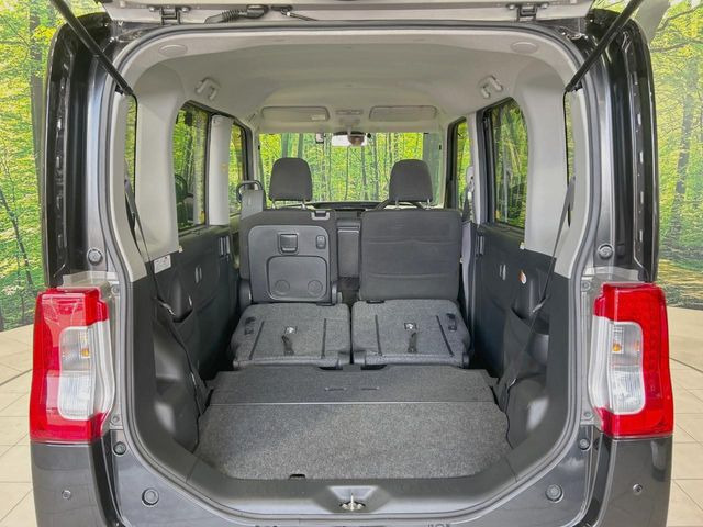 普段のお買い物や通勤、送迎等に十分な荷室スペースを確保しております。セカンドシートを倒すと、大きな荷物の積載も可能です♪