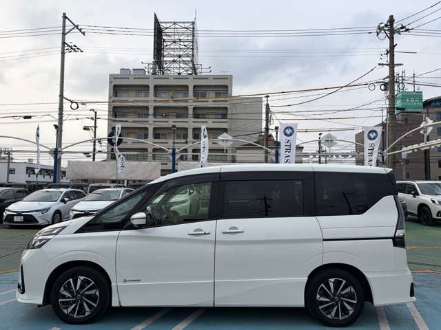 セレナ1.2 e-POWER ハイウェイスターV