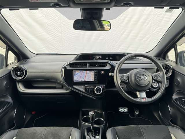 アクア1.5 G GRスポーツ・17インチパッケージ