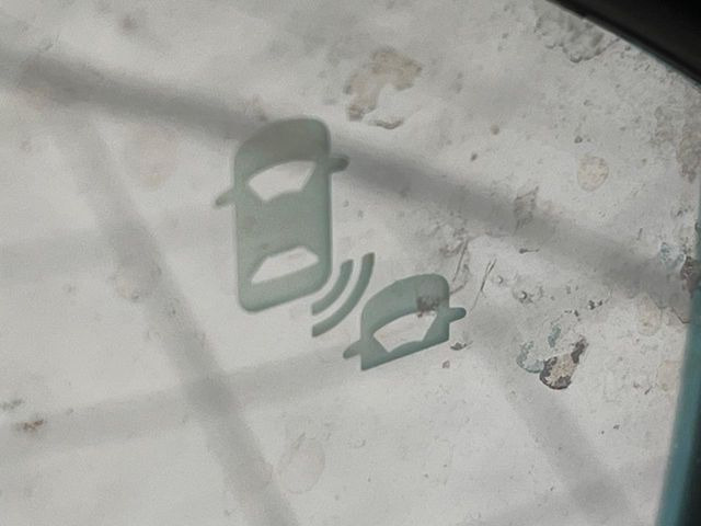 �y�u���C���h�X�|�b�g�C���t�H���[�V�����z���s���A�h�A�~���[�̎��p�ɂȂ�₷���ӏ��Ɍ㑱�Ԃ��ڋ߂���ƃT�C�h�~���[�t�߂Ɍx����\���A�h���C�o�[�ɒ��ӊ��N�����Ă���܂��B