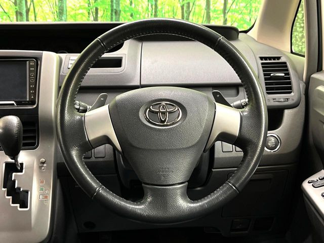 �y�����v�����X�e�A�����O�z�㎿�Ȋv���g�p���邱�ƂŁA��ɂ����������݂ƂĂ��^�]���₷���n���h���ł���