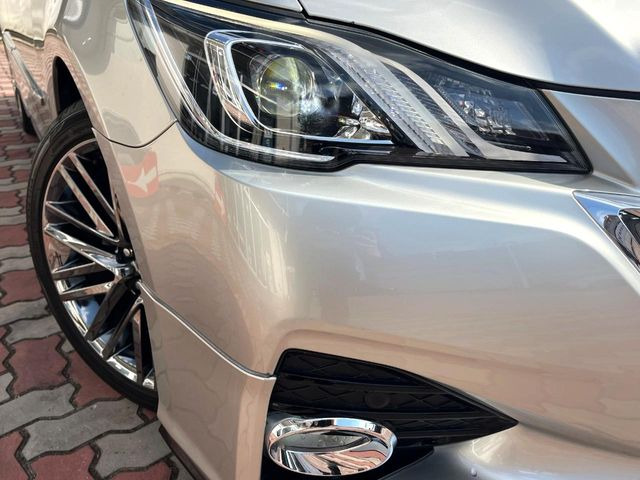 �yLED�w�b�h���C�g�z���V����ԑ��s�����ǍD�Ȏ��E���m�ۂ����S���ĉ^�]�ł��鍂�P�xLED�w�b�h���C�g�𑕔�!�_�����x�������A����d�͂��}�����Ă��܂��B