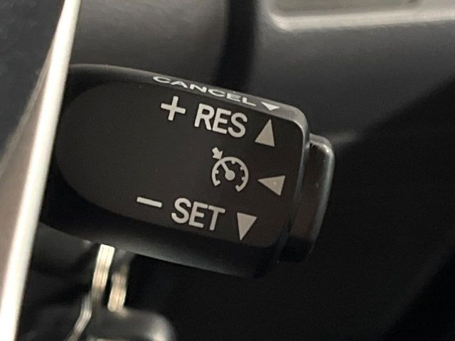 �y�N���[�Y�R���g���[���z�������H�����N���N���s�B�A�N�Z���𗣂��Ă���葬�x�ő��s���ł��A�������^�]���̕��S���y��!�����E�������ȒP�ȃX�C�b�`����Œ����ł��܂��B