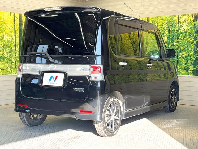 ��D�]�𒸂��Ă���܂��{�f�B�̒e�X�v���b�V���R�[�g���D�]��t���B�ʏ�̃K���X�R�[�g�ƈقȂ�A�ϋv�N��6�N�̖��@���K���X�R�[�e�B���O���A�{�f�B���L���C�ȏ�Ԃɕۂ��Ă���܂��B