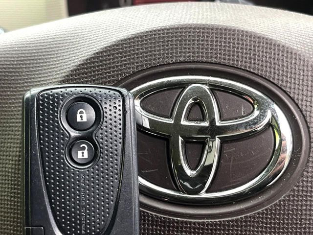 �y�X�}�[�g�L�[�z�J�o����|�P�b�g�ɓ��ꂽ�܂܂ł��h�A�̎{���E�������\�ȃX�}�[�g�L�[�𑕔��B�G���W���̃I���E�I�t�����J�M�����o���K�v����������Ƃ��Ă��֗��ł���