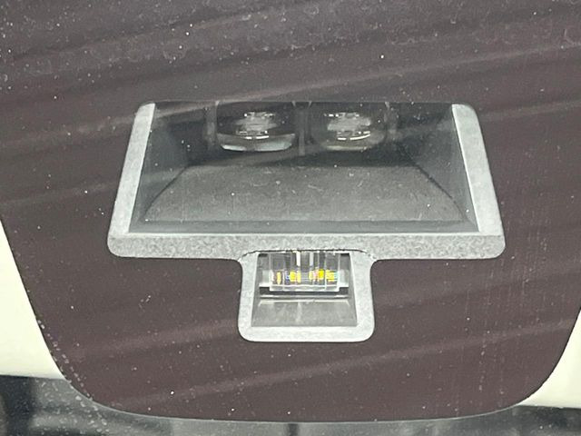 �y�Z�[�t�e�B�T�|�[�g�z���s���ɑO���̎ԗ�����F�����A�Փ˂������Ȏ��͌x��ƃu���[�L�ŏՓˉ���Ɣ�Q�y�����A�V�X�g�B�����S�Ƀh���C�u�����y���݂��������܂��B