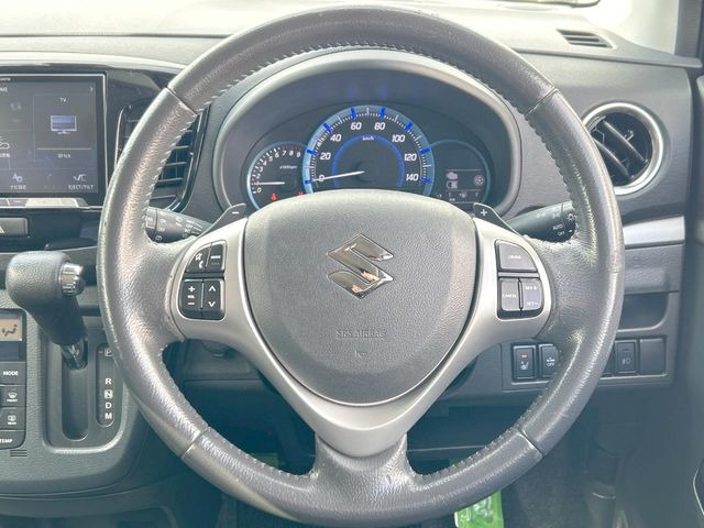 �y�����v�����X�e�A�����O�z�㎿�Ȋv���g�p���邱�ƂŁA��ɂ����������݂ƂĂ��^�]���₷���n���h���ł���