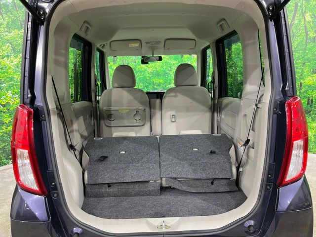 ���i�̂���������ʋ΁A���}���ɏ\���ȉ׎��X�y�[�X���m�ۂ��Ă���܂��B�Z�J���h�V�[�g��|���ƁA�傫�ȉו��̐ύڂ��\�ł���