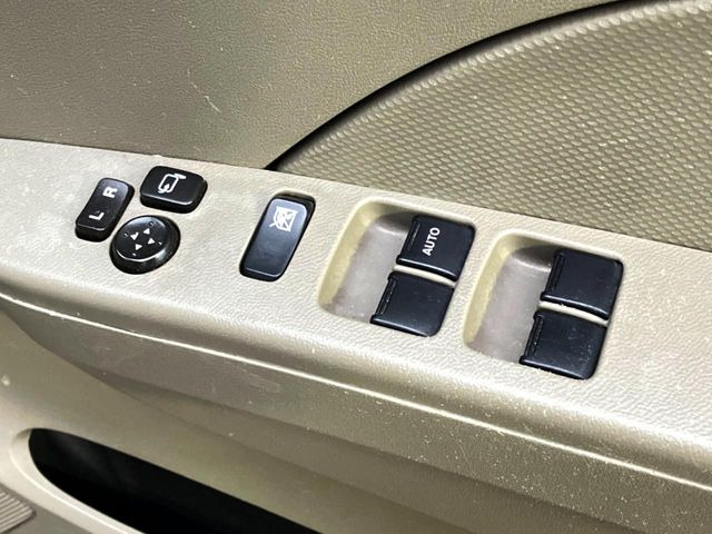 �y�d���i�[�~���[�z�T�C�h�~���[�͓d���i�[���ƂȂ��Ă���A�������ԏ�ł��L�Y�������X�N��}�����܂��B