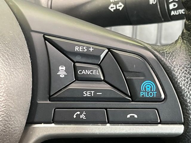 【プロパイロット】高速道路での長距離走行が楽に!!渋滞時と巡回走行のシーンで、アクセル・ブレーキ・ステアリングを自動で制御し、長距離運転の負担を軽減してくれます♪