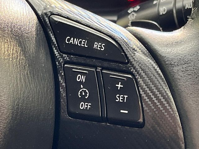 �y�N���[�Y�R���g���[���z�������H�����N���N���s�B�A�N�Z���𗣂��Ă���葬�x�ő��s���ł��A�������^�]���̕��S���y��!�����E�������ȒP�ȃX�C�b�`����Œ����ł��܂��B