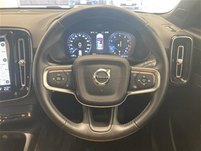 XC40B4 AWD インスクリプション 4WD