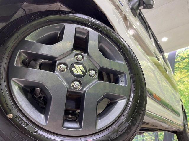 �y����14�C���`�A���~�z�C�[���z�O�ςɃ}�b�`���������A���~�z�C�[���𑕒����Ă���܂��B�e��ЊO�A���~�z�C�[����A�X�^�b�h���X�^�C�����戵�����Ă���܂��B���񂲑��k����������