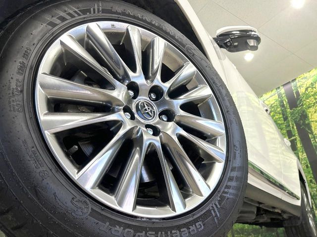 �y����18�C���`�A���~�z�C�[���z�O�ςɃ}�b�`���������A���~�z�C�[���𑕒����Ă���܂��B�e��ЊO�A���~�z�C�[����A�X�^�b�h���X�^�C�����戵�����Ă���܂��B���񂲑��k����������