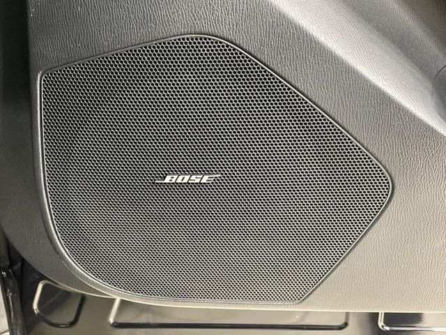 �yBOSE�T�E���h�V�X�e���z���[�J�[�I�v�V�����̍��i�ʃT�E���h�V�X�e���𓋍ځB��p�̃`���[�j���O���{���ꂽ�召�l�X�ȃX�s�[�J�[����ǎ��ȃT�E���h���t�ł��A�Տꊴ���ӂ�鉹����Ԃ����o���܂��B