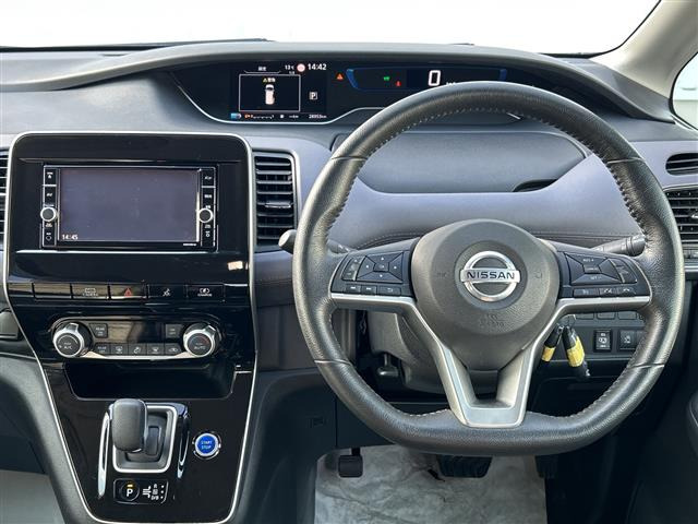 セレナ1.2 e-POWER ハイウェイスターV