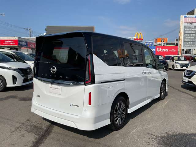 セレナ1.4 e-POWER ハイウェイスターV