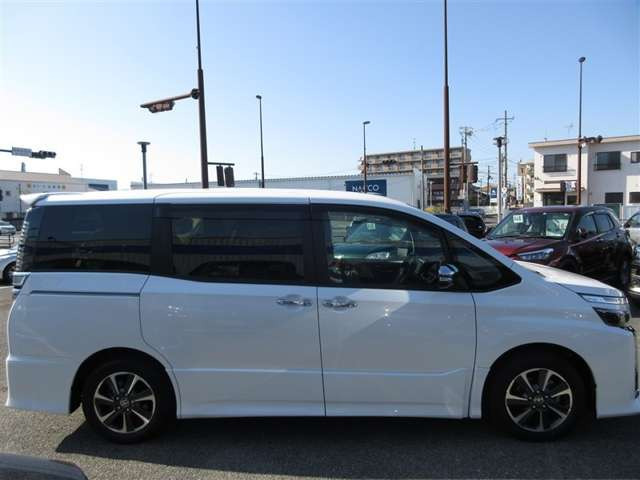 ヴォクシー2.0 ZS 煌III