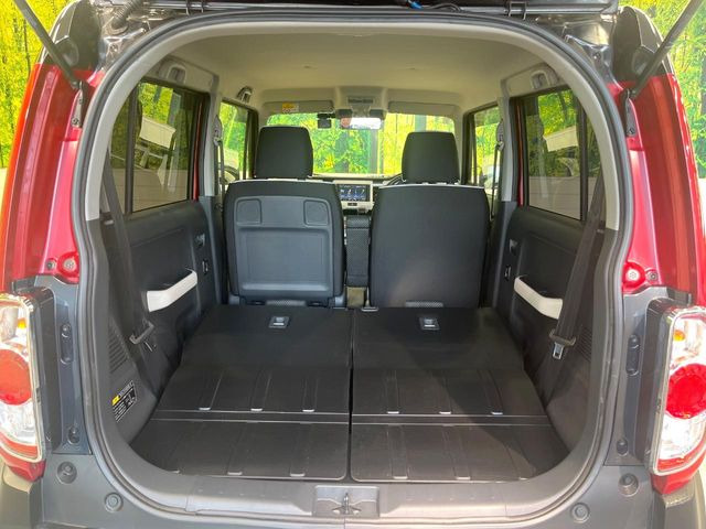 ���i�̂���������ʋ΁A���}���ɏ\���ȉ׎��X�y�[�X���m�ۂ��Ă���܂��B�Z�J���h�V�[�g��|���ƁA�傫�ȉו��̐ύڂ��\�ł���