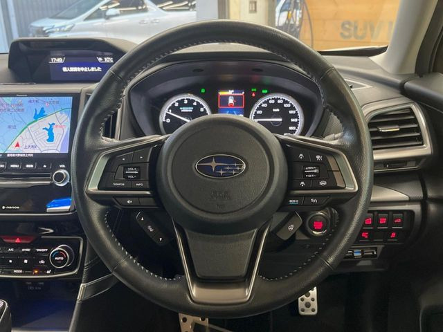 �y�����v�����X�e�A�����O�z�㎿�Ȋv���g�p���邱�ƂŁA��ɂ����������݂ƂĂ��^�]���₷���n���h���ł���