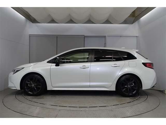 カローラツーリング1.8 ハイブリッド W×B E-Four 4WD