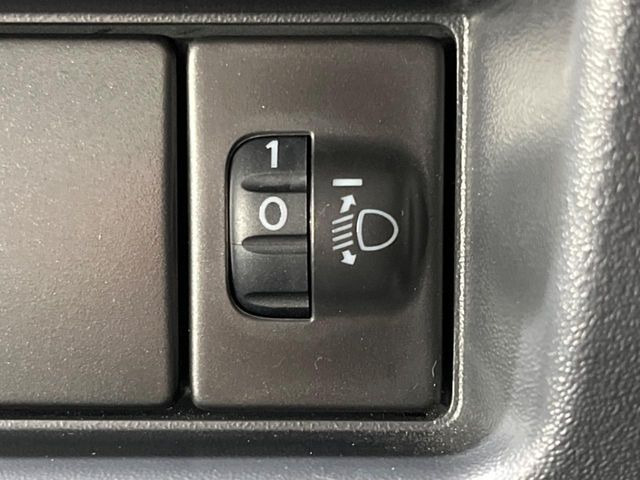 �y�w�b�h���C�g���x���C�U�[�z���g�Ń��C�g�̍����𒲐����邱�ƂŁA�^�]�����K�ɂȂ�܂�?