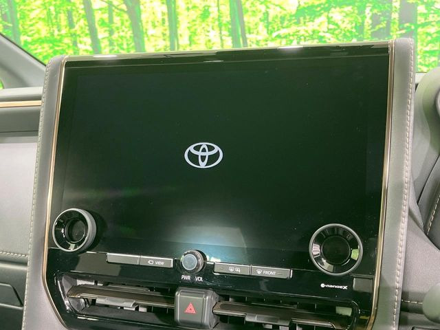 【純正ナビ】人気の純正ナビを装備しております。ナビの使いやすさはもちろん、オーディオ機能も充実!キャンプや旅行はもちろん、通勤や買い物など普段のドライブも楽しくなるはず♪